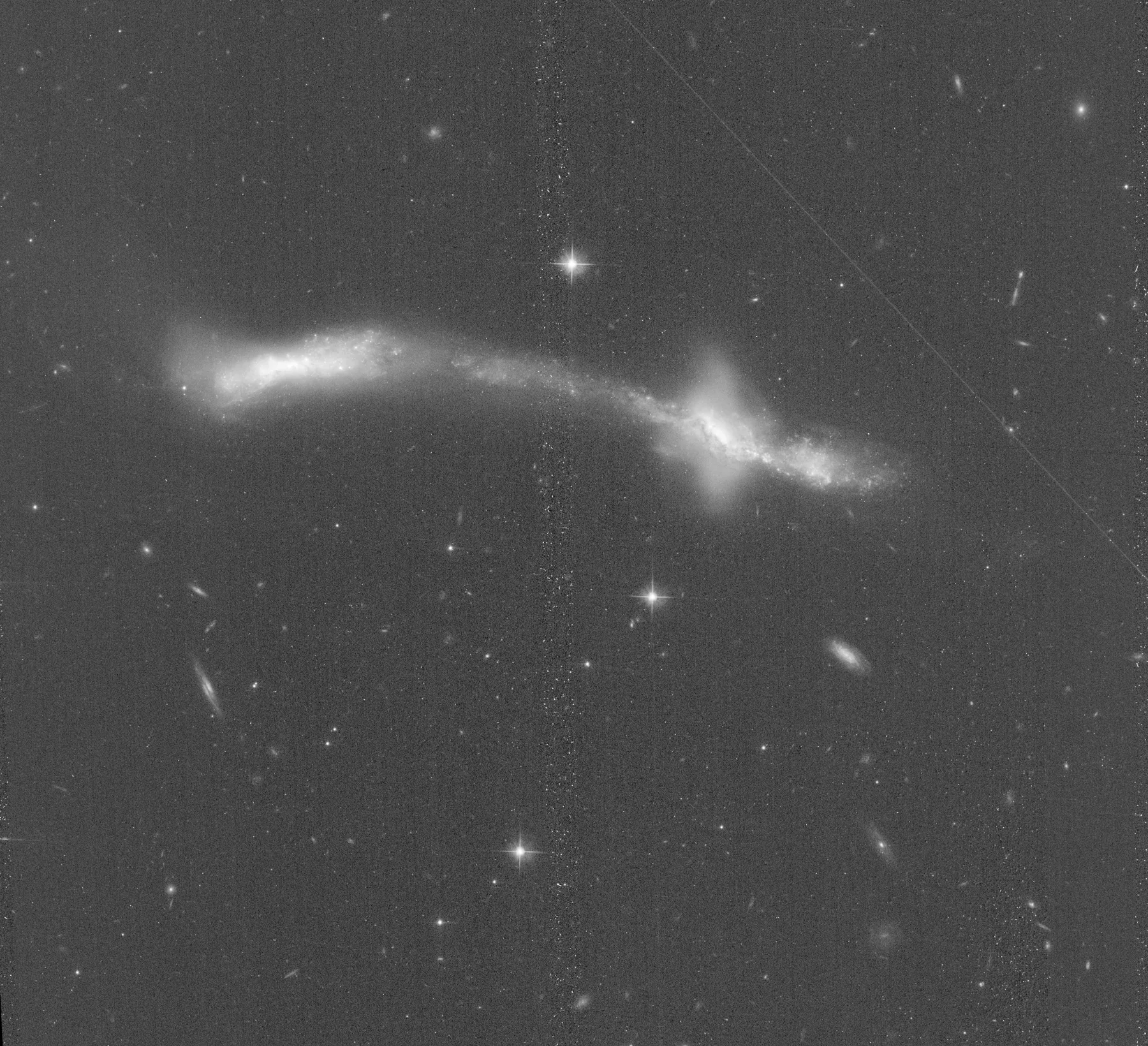 Arp 204 Hubble image before DeepCR cosmic-ray removal